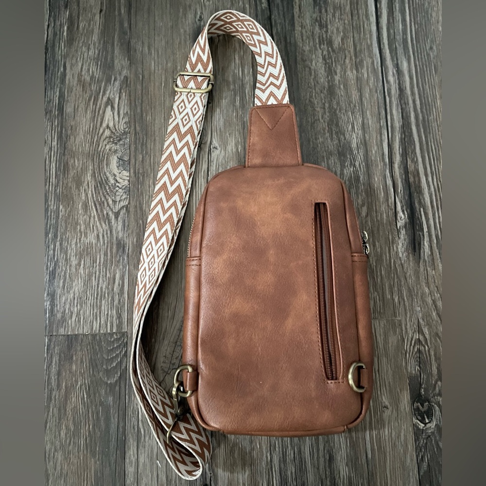 CLUCI Brown Leather Sling Backpack Crossbody Bag - Picture 5 of 7
